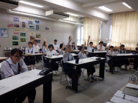 発表４ (2)